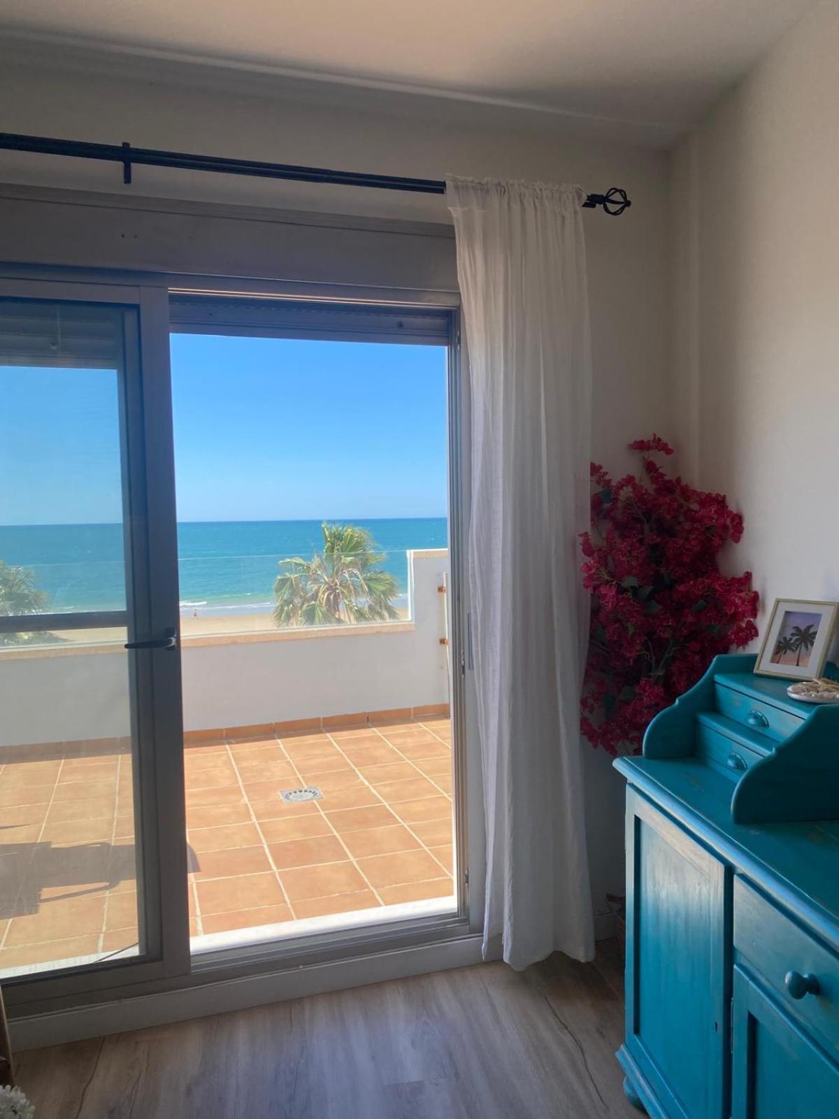 Ático Al Sol en primera línea de playa Rota Exterior foto