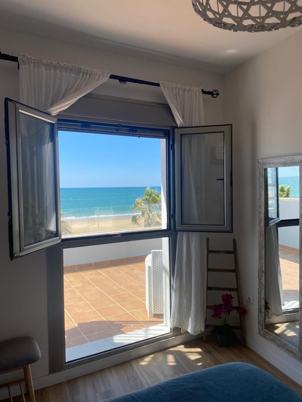 Ático Al Sol en primera línea de playa Rota Exterior foto